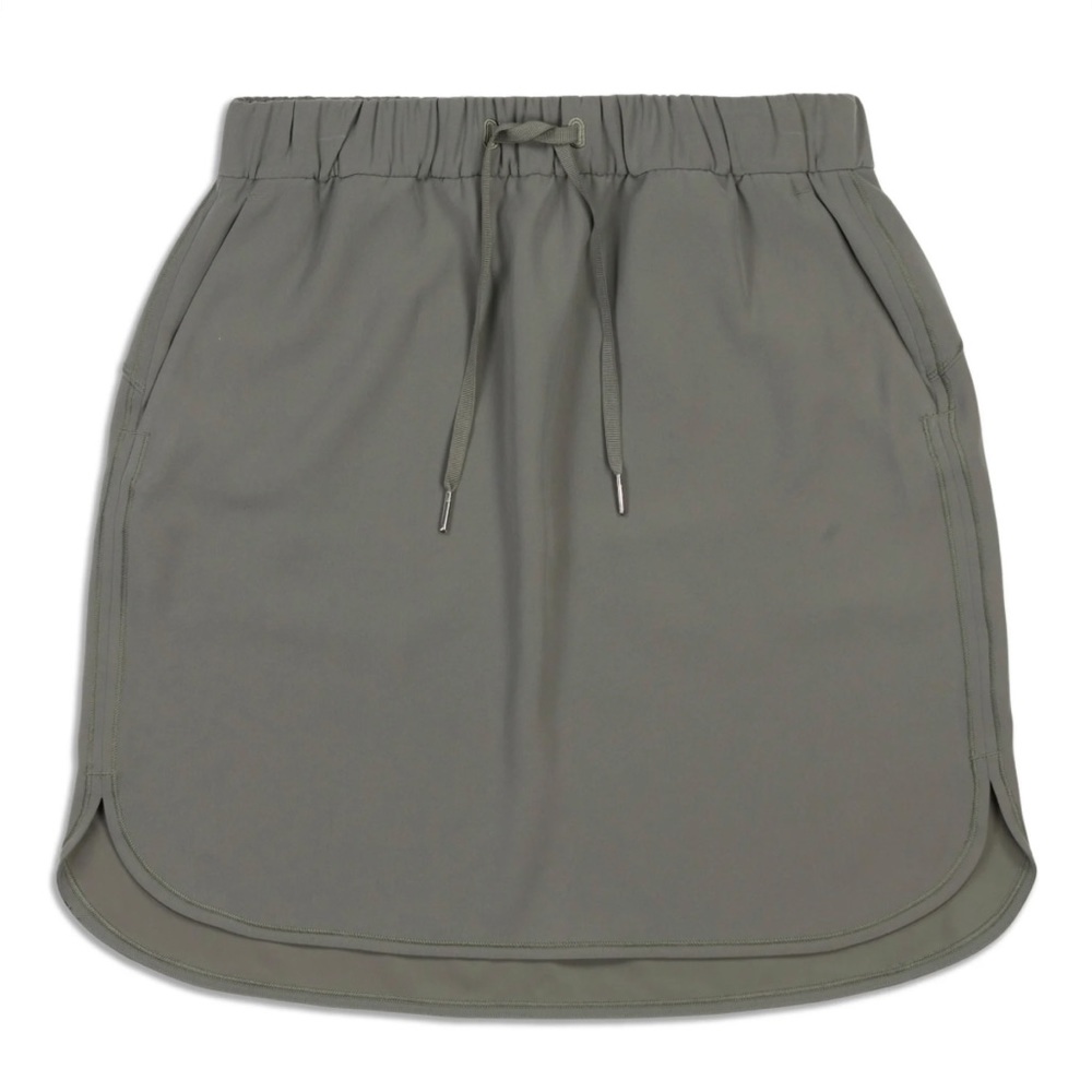 Lululemon Activewear On The Fly Skirt - Sz 8 - grey sage
